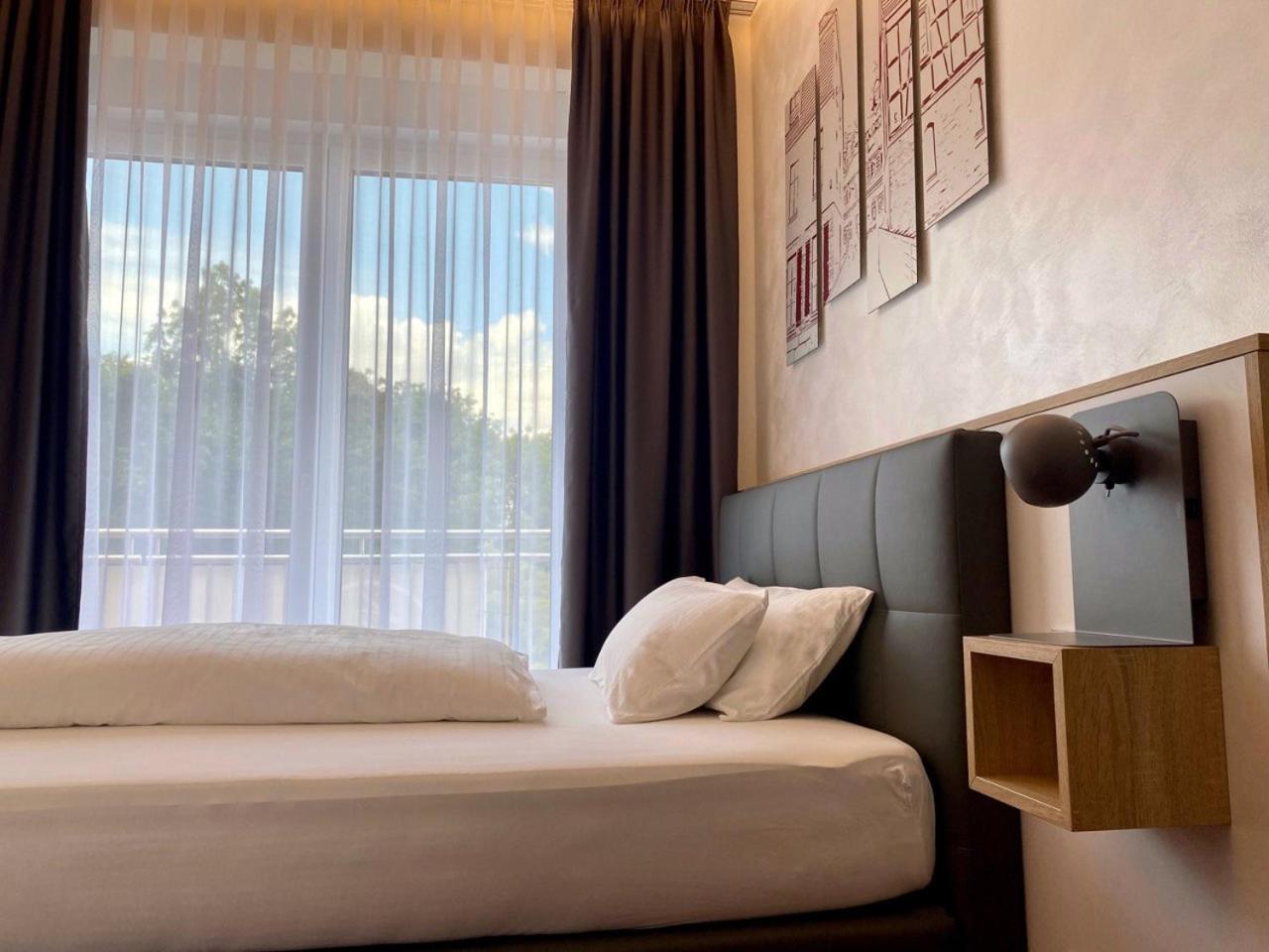 Hotel Am Waldkasino แอร์ฟวร์ท ภายนอก รูปภาพ